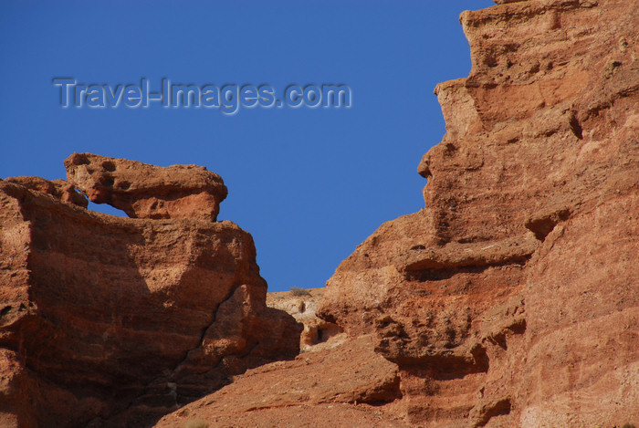 kazakhstan95: Kazakhstan, Charyn Canyon: Valley of the Castles - layers of sedimentary rocks - photo by M.Torres - (c) Travel-Images.com - Stock Photography agency - Image Bank