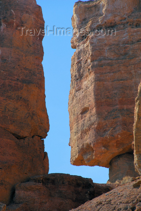 kazakhstan98: Kazakhstan, Charyn Canyon: Valley of the Castles - a bit of sky - photo by M.Torres - (c) Travel-Images.com - Stock Photography agency - Image Bank