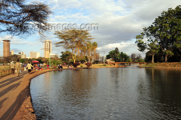 kenya112: Nairobi, Kenya: Uhuru Park - pond - photo by M.Torres - (c) Travel-Images.com - Stock Photography agency - Image Bank