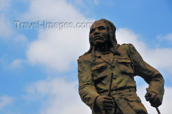 kenya119: Nairobi, Kenya: bronze statue of Dedan Kimathi Wachiuri - Kenyan rebel leader - Mau Mau terrorist executed by the British - photo by M.Torres - (c) Travel-Images.com - Stock Photography agency - Image Bank