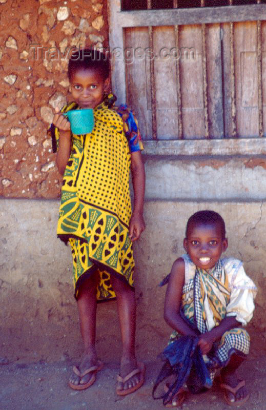 kenya13: Kenya - Takaungu: kids - photo by F.Rigaud - (c) Travel-Images.com - Stock Photography agency - Image Bank