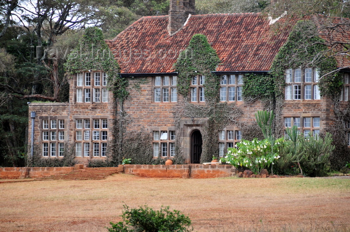 kenya159: Langata, Nairobi, Kenya: Utamaduni crafts emporium - colonial house - photo by M.Torres - (c) Travel-Images.com - Stock Photography agency - Image Bank