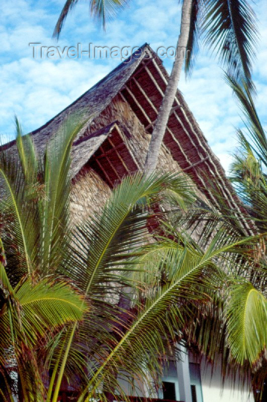 kenya2: Kenya - Mombassa: tourist accomodation - photo by F.Rigaud - (c) Travel-Images.com - Stock Photography agency - Image Bank