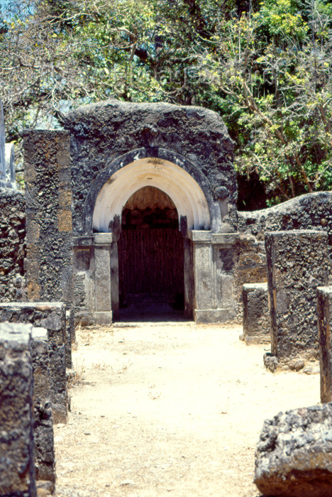 kenya64: East Africa - Kenya - Mnarani, Kilifi District, Coast province: ruins of the Swahili settlement - the Friday Mosque - located on the south bank of the Kilifi Creek (photo by F.Rigaud) - (c) Travel-Images.com - Stock Photography agency - Image Bank