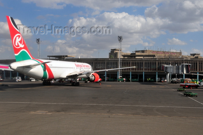 kenya77: Nairobi, Kenya: Jomo Kenyatta International Airport - terminal, air side - Kenya Airways Boeing 767-38E 5Y-KQP - aircraft - photo by M.Torres - (c) Travel-Images.com - Stock Photography agency - Image Bank