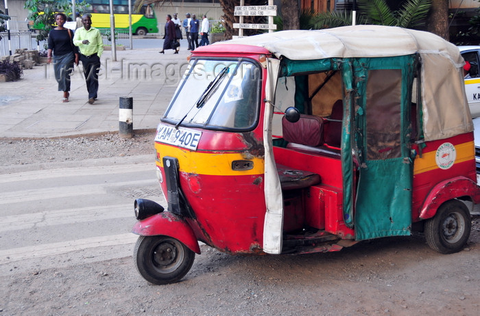 kenya82: Nairobi, Kenya: auto rickshaw taxi - Kenyan tuk-tuk - photo by M.Torres - (c) Travel-Images.com - Stock Photography agency - Image Bank