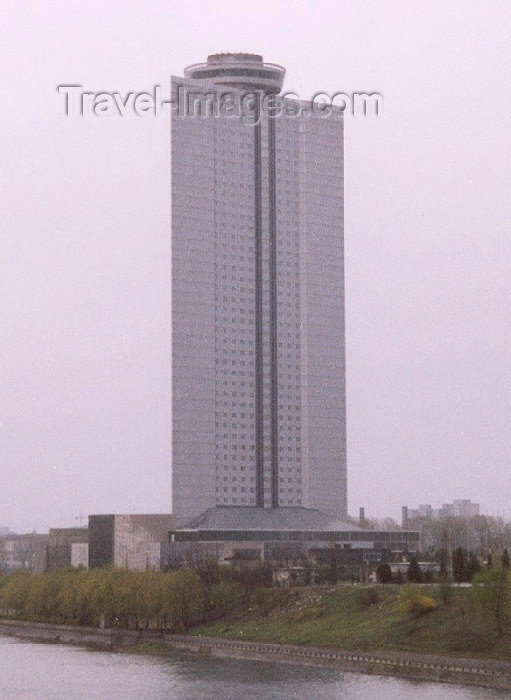 korean100: North Korea / DPRK - Pyongyang: Yanggakdo Hotel - Yanggak island (photo by M.Torres) - (c) Travel-Images.com - Stock Photography agency - Image Bank