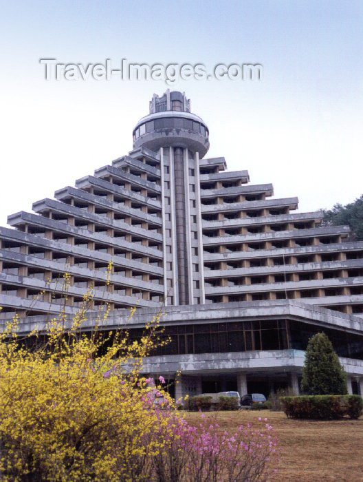 korean124: North Korea / DPRK - Myohyangsan mountains: Hyangsang hotel (photo by M.Torres) - (c) Travel-Images.com - Stock Photography agency - Image Bank