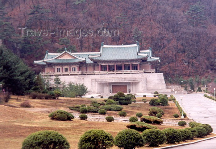 korean126: North Korea / DPRK - Myohyangsan mountains: International Friendship Exhibition - dear leader, Kim Jong Il section (photo by M.Torres) - (c) Travel-Images.com - Stock Photography agency - Image Bank