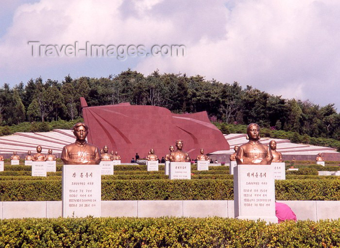 korean136: North Korea / DPRK - Taesong Mountains: Revolutionary martyrs's cemetery - giant red flag in stone (photo by M.Torres) - (c) Travel-Images.com - Stock Photography agency - Image Bank