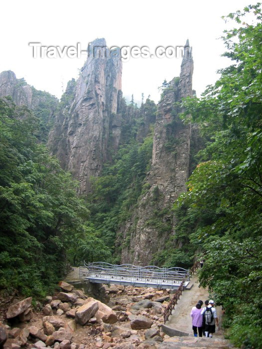 korean145: North Korea / DPRK - Kumgang mountains - Samson Rocks: hiking (photo by Rod Eime) - (c) Travel-Images.com - Stock Photography agency - Image Bank