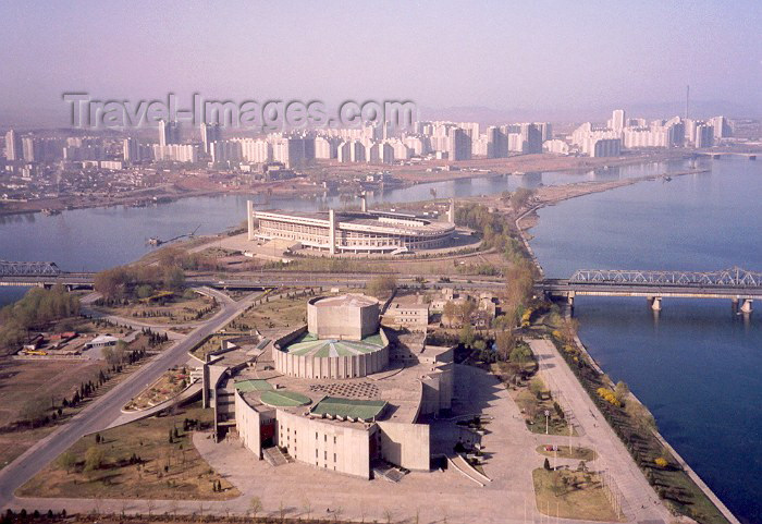 korean53: North Korea / DPRK - Pyongyang: International Cinema Hall,Yanggakdo soccer stadium, rail bridge and Yanggak bridge - Yangakdo island (photo by M.Torres) - (c) Travel-Images.com - Stock Photography agency - Image Bank