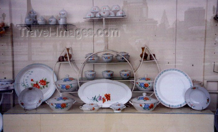 korean98: North Korea / DPRK - Pyongyang: Window shopping - kitchen ware  (photo by M.Torres) - (c) Travel-Images.com - Stock Photography agency - Image Bank