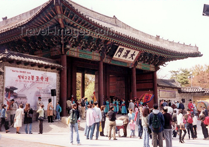 koreas15: Asia - South Korea - Seoul: Toksugung palace - photo by M.Torres - (c) Travel-Images.com - Stock Photography agency - Image Bank