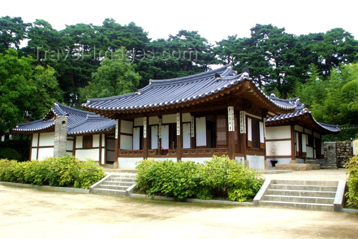 koreas23: Asia - South Korea - Gangneung, Gangwon-do province: Ojukheon museum - birthplace of the Korean scholar Yulgok - photo by R.Eime - (c) Travel-Images.com - Stock Photography agency - Image Bank