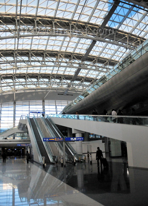 koreas25: Incheon, South Korea: Incheon International Airport - ICN - interior of the Transportation Center - escalators and trusses - photo by M.Torres - (c) Travel-Images.com - Stock Photography agency - Image Bank