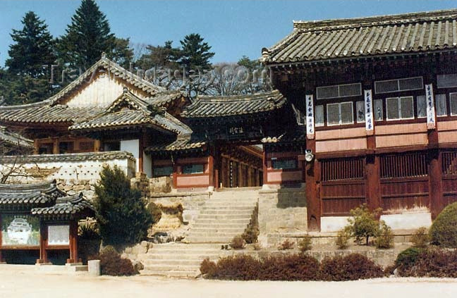 koreas27: Asia - South Korea - Gaya Mountain, Gyeongsang province: Haeinsa Temple - main entrance - photo by G.Frysinger - (c) Travel-Images.com - Stock Photography agency - Image Bank