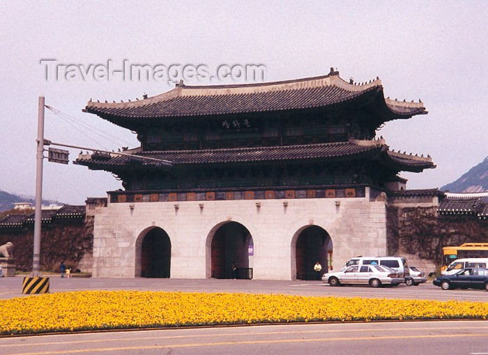 koreas4: Asia - South Korea - Seoul: Kwanghwamun gate - photo by M.Torres - (c) Travel-Images.com - Stock Photography agency - Image Bank