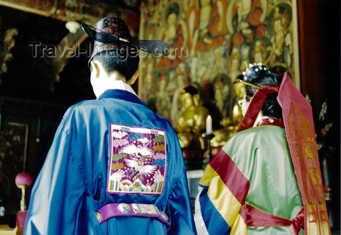 koreas41: Asia - South Korea - Buddhist wedding from behind - photo by S.Lapides - (c) Travel-Images.com - Stock Photography agency - Image Bank