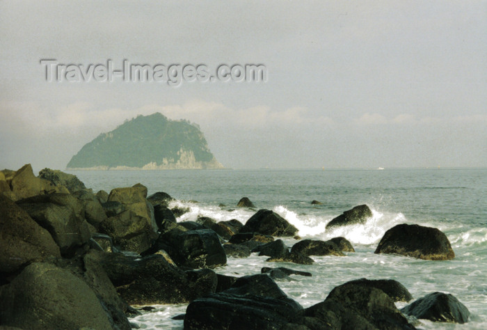 koreas42: Asia - South Korea - Jeju island / Jejudo / Cheju island: coastline - Korea strait - photo by S.Lapides - (c) Travel-Images.com - Stock Photography agency - Image Bank