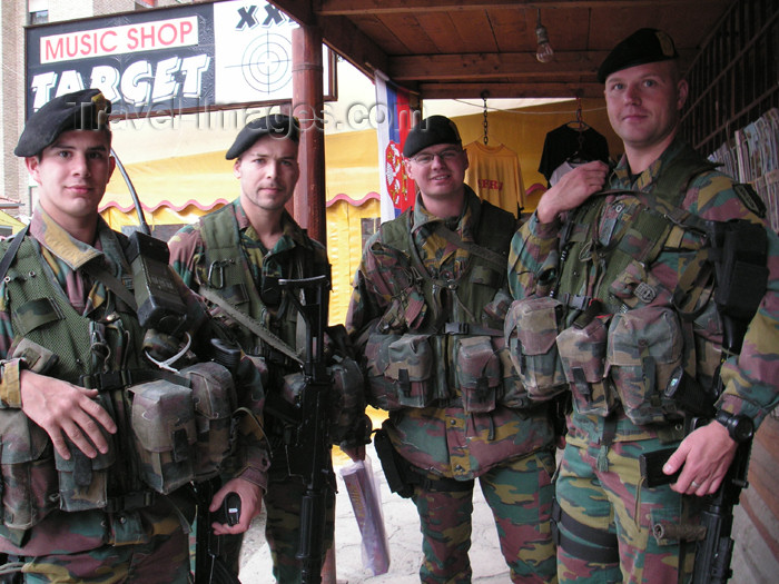 kosovo23: Kosovo - Kosovska Mitrovica / Mitrovicë / Titova Mitrovica: peace keepers - KFOR - photo by A.Kilroy - (c) Travel-Images.com - Stock Photography agency - Image Bank