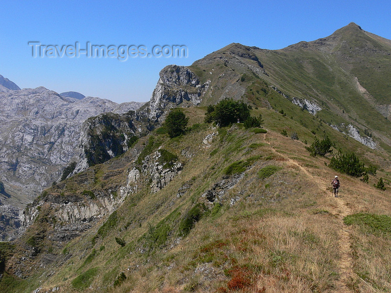 kosovo42: Kosovo - Prokletije mountains / Alpet Shqiptare - Prizren district: on a ridge - Dinaric Alps - photo by J.Kaman - (c) Travel-Images.com - Stock Photography agency - Image Bank