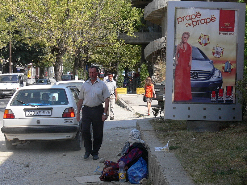 kosovo49: Kosovo - Pec / Peja: street scene - photo by J.Kaman - (c) Travel-Images.com - Stock Photography agency - Image Bank