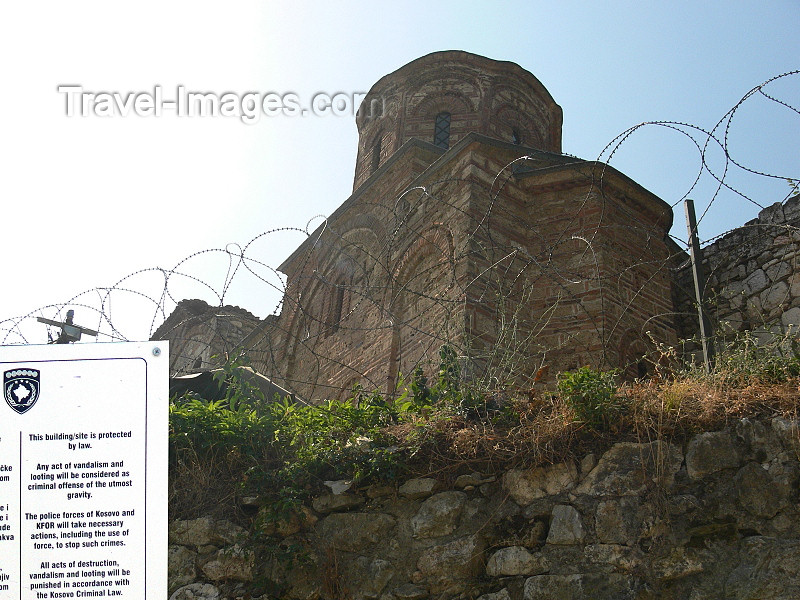 kosovo78: Kosovo - Prizren / Prizreni: St. Saviour / St. Spas Serbian Orthodox Church protected by the Wehrmacht's barbed wire - photo by J.Kaman - (c) Travel-Images.com - Stock Photography agency - Image Bank
