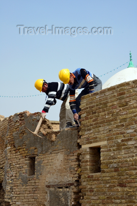 kurdistan30: Erbil / Hewler, Kurdistan, Iraq: Erbil Citadel - construction workers prepare restoration work - Qelay Hewlêr - UNESCO world heritage site - photo by M.Torres - (c) Travel-Images.com - Stock Photography agency - Image Bank