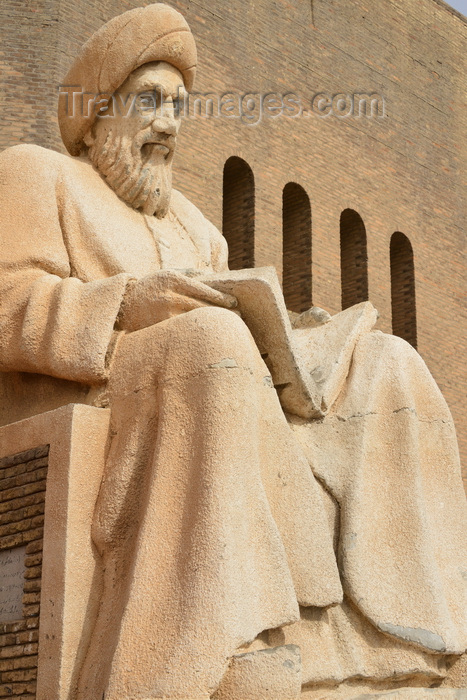 kurdistan38: Erbil / Hewler / Arbil / Irbil, Kurdistan, Iraq: statue of the historian Ibn Al-Mustawfi aka Mubarak Ben Ahmed Sharaf-Aldin reading a book - entrance to Arbil Citadel - minister of Erbil in the era of Sultan Muzafardin - Qelay Hewlêr - UNESCO world heritage site - photo by M.Torres - (c) Travel-Images.com - Stock Photography agency - Image Bank