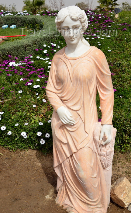 kurdistan58: Erbil / Hewler / Arbil / Irbil, Kurdistan, Iraq: Minare Park - sculpture of girl with harvested wheat - photo by M.Torres - (c) Travel-Images.com - Stock Photography agency - Image Bank