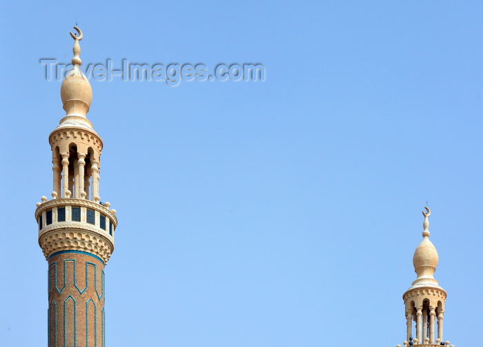 kurdistan71: Erbil / Hewler / Arbil / Irbil, Kurdistan, Iraq: twin 65m-tall minarets at Jalil Khayat mosque, the city's largest mosque - photo by M.Torres - (c) Travel-Images.com - Stock Photography agency - Image Bank