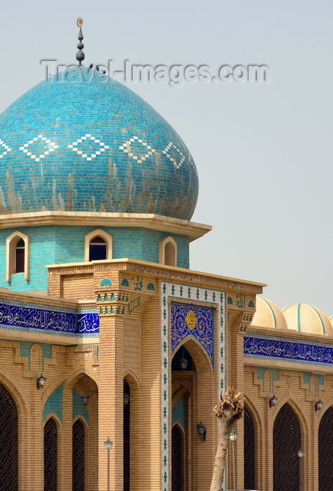 kurdistan75: Erbil / Hewler / Arbil / Irbil, Kurdistan, Iraq: Jalil Khayat mosque, the city's largest mosque - arcaded porch with blue dome - photo by M.Torres - (c) Travel-Images.com - Stock Photography agency - Image Bank