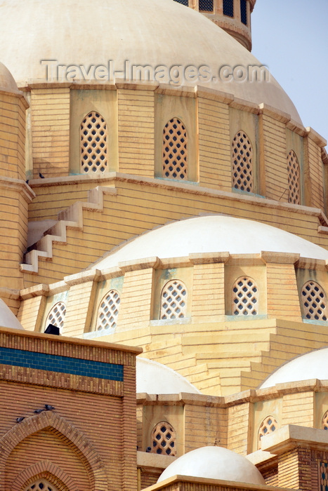 kurdistan77: Erbil / Hewler / Arbil / Irbil, Kurdistan, Iraq: Jalil Khayat mosque, the city's largest mosque - detail of the domes - photo by M.Torres - (c) Travel-Images.com - Stock Photography agency - Image Bank