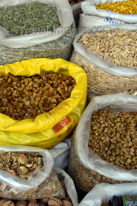 kurdistan93: Shaqlawa, Kurdistan, Iraq: in the grocery shops products are still sold in bulk - photo by M.Torres - (c) Travel-Images.com - Stock Photography agency - Image Bank