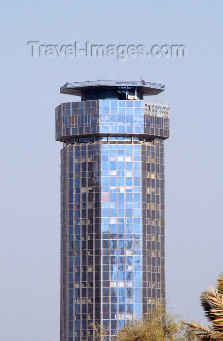 kuwait104: Kuwait city: Sharq Tower - heliport on the top - skyscraper - helipad on top - photo by M.Torres - (c) Travel-Images.com - Stock Photography agency - the Global Image Bank