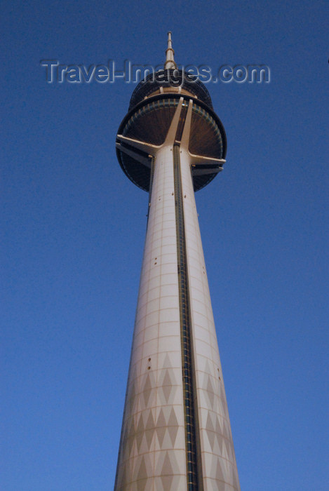 kuwait18: Kuwait city: under the Liberation Tower - photo by M.Torres - (c) Travel-Images.com - Stock Photography agency - the Global Image Bank