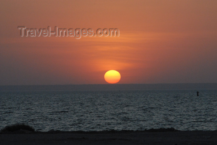 kuwait22: Kuwait city: sunset on the Persian gulf - photo by M.Torres - (c) Travel-Images.com - Stock Photography agency - the Global Image Bank