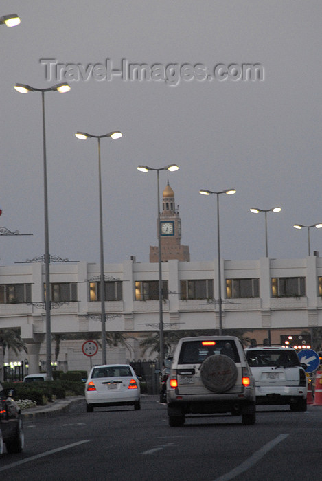 kuwait23: Kuwait city: Arabian Gulf street - driving towads Sief Palace - Corniche - photo by M.Torres - (c) Travel-Images.com - Stock Photography agency - the Global Image Bank