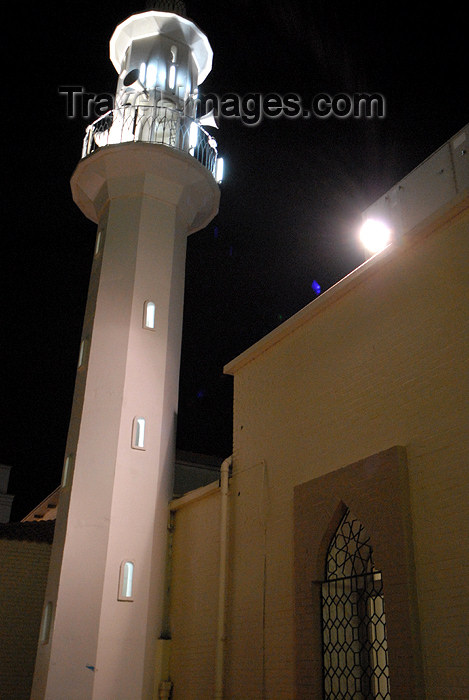 kuwait37: Kuwait city: minaret in Hawalli district - photo by M.Torres - (c) Travel-Images.com - Stock Photography agency - the Global Image Bank