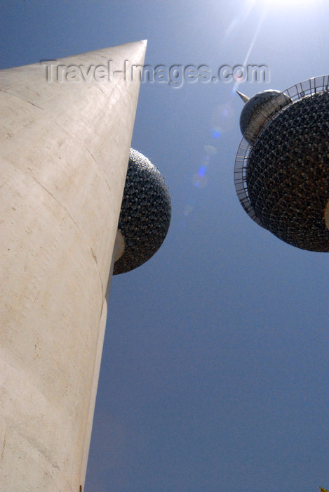 kuwait40: Kuwait city: Kuwait Towers - photo by M.Torres - (c) Travel-Images.com - Stock Photography agency - the Global Image Bank