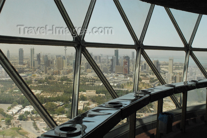 kuwait51: Kuwait city: skyline and Kuwait Towers observation deck - photo by M.Torres - (c) Travel-Images.com - Stock Photography agency - the Global Image Bank