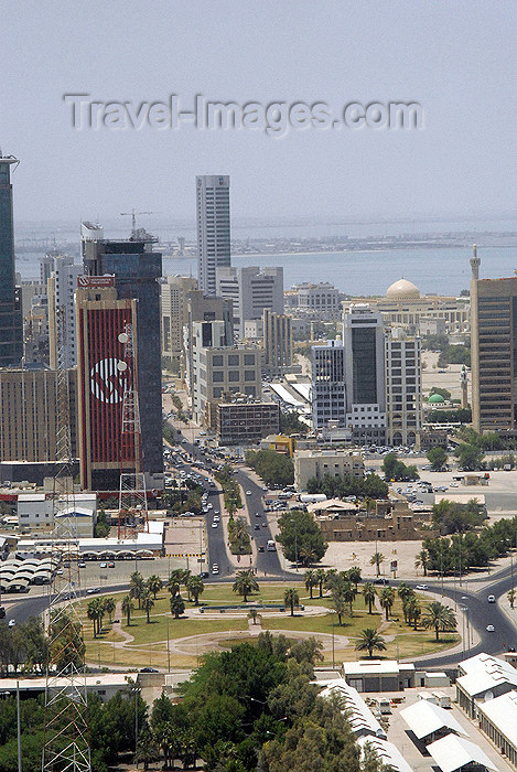 kuwait58: Kuwait city: Dasman square and Al-Ahmed street - photo by M.Torres - (c) Travel-Images.com - Stock Photography agency - the Global Image Bank