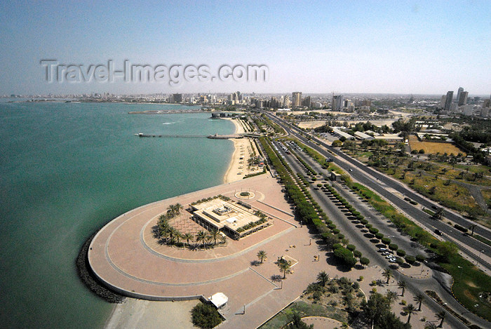 kuwait65: Kuwait city: Eastern part of Arabian Gulf street - photo by M.Torres - (c) Travel-Images.com - Stock Photography agency - the Global Image Bank