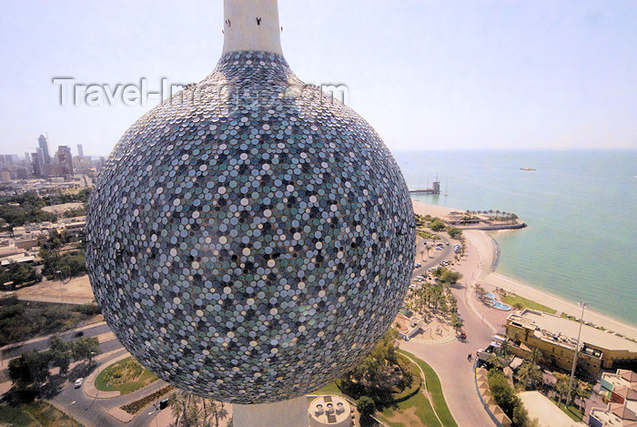 kuwait66: Kuwait city: Kuwait towers - water tank - photo by M.Torres - (c) Travel-Images.com - Stock Photography agency - the Global Image Bank