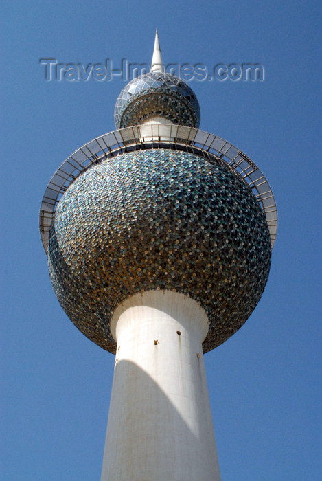 kuwait72: Kuwait city: Kuwait towers - main tower - photo by M.Torres - (c) Travel-Images.com - Stock Photography agency - the Global Image Bank