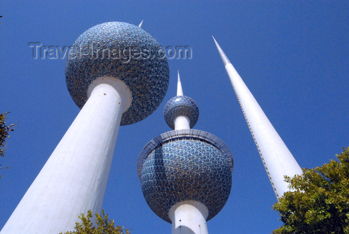 kuwait73: Kuwait city: Kuwait towers - two towers and needle - designed by Sune Lindström and Malene Björn and were built by a Serbian company, Union-Inzenjering - photo by M.Torres - (c) Travel-Images.com - Stock Photography agency - the Global Image Bank