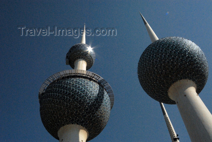 kuwait75: Kuwait city: Kuwait towers - spheres and needle - photo by M.Torres - (c) Travel-Images.com - Stock Photography agency - the Global Image Bank