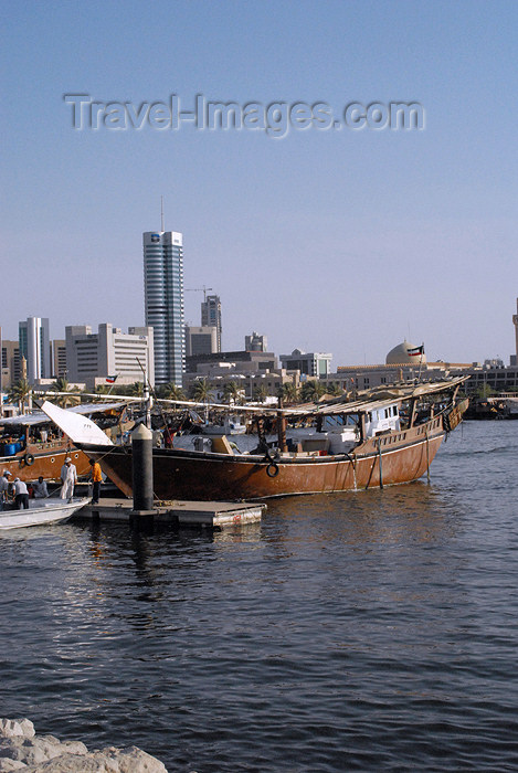 kuwait95: Kuwait city: dow and skyline - photo by M.Torres - (c) Travel-Images.com - Stock Photography agency - the Global Image Bank