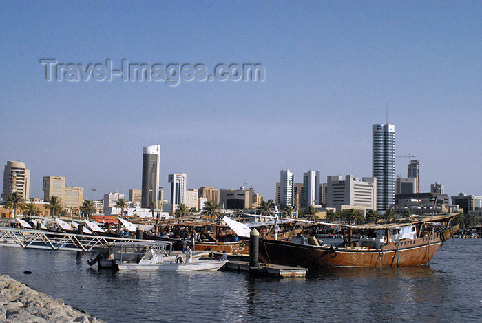 kuwait96: Kuwait city: dow and skyline II - photo by M.Torres - (c) Travel-Images.com - Stock Photography agency - the Global Image Bank